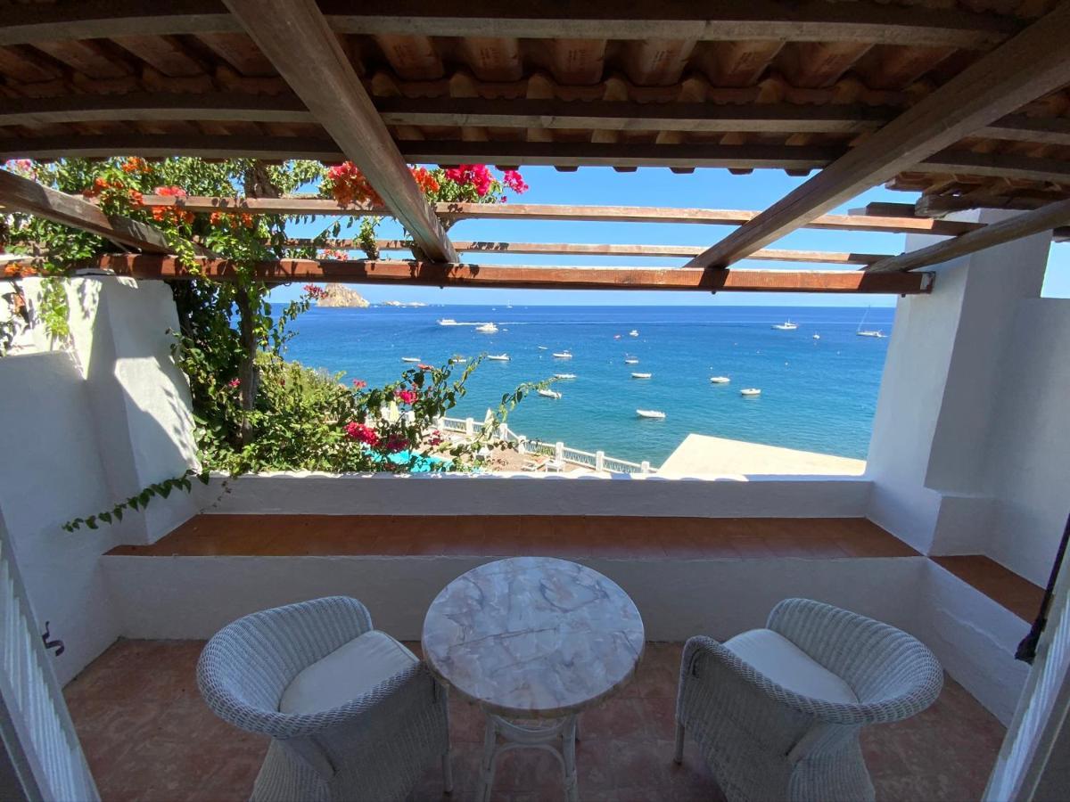 La Piazza Luxury Hotel & Spa Panarea Exterior foto