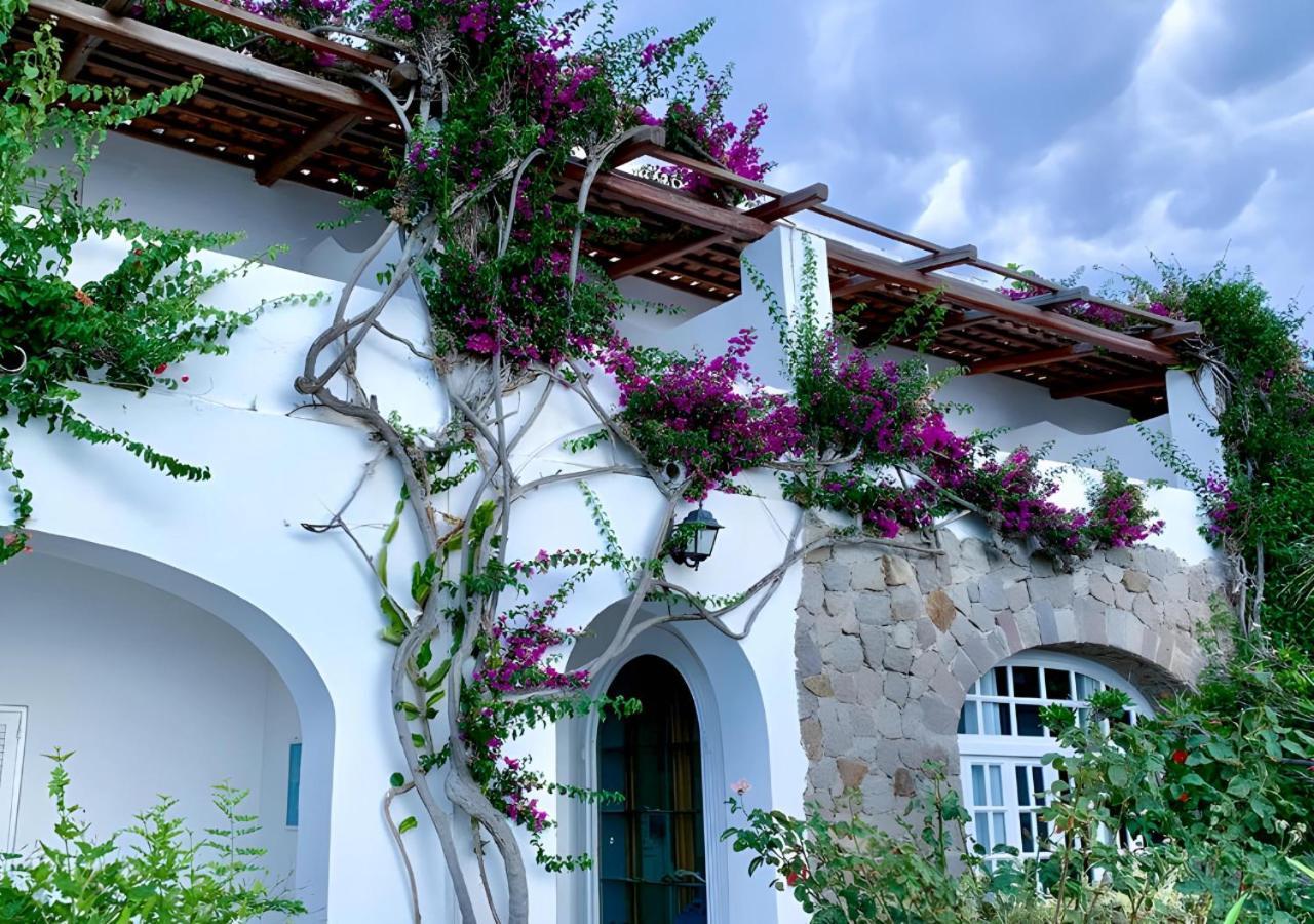 La Piazza Luxury Hotel & Spa Panarea Exterior foto