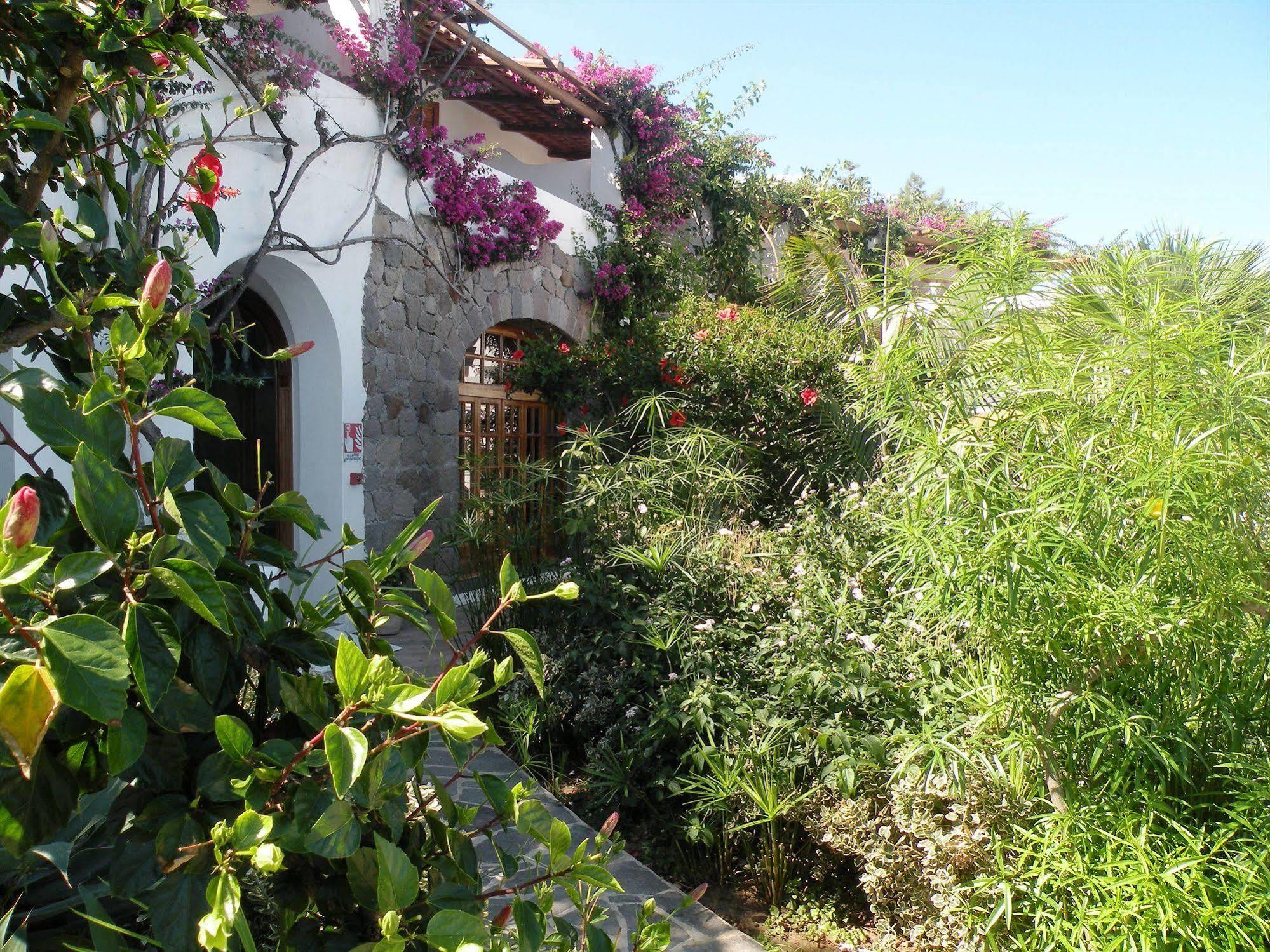 La Piazza Luxury Hotel & Spa Panarea Exterior foto