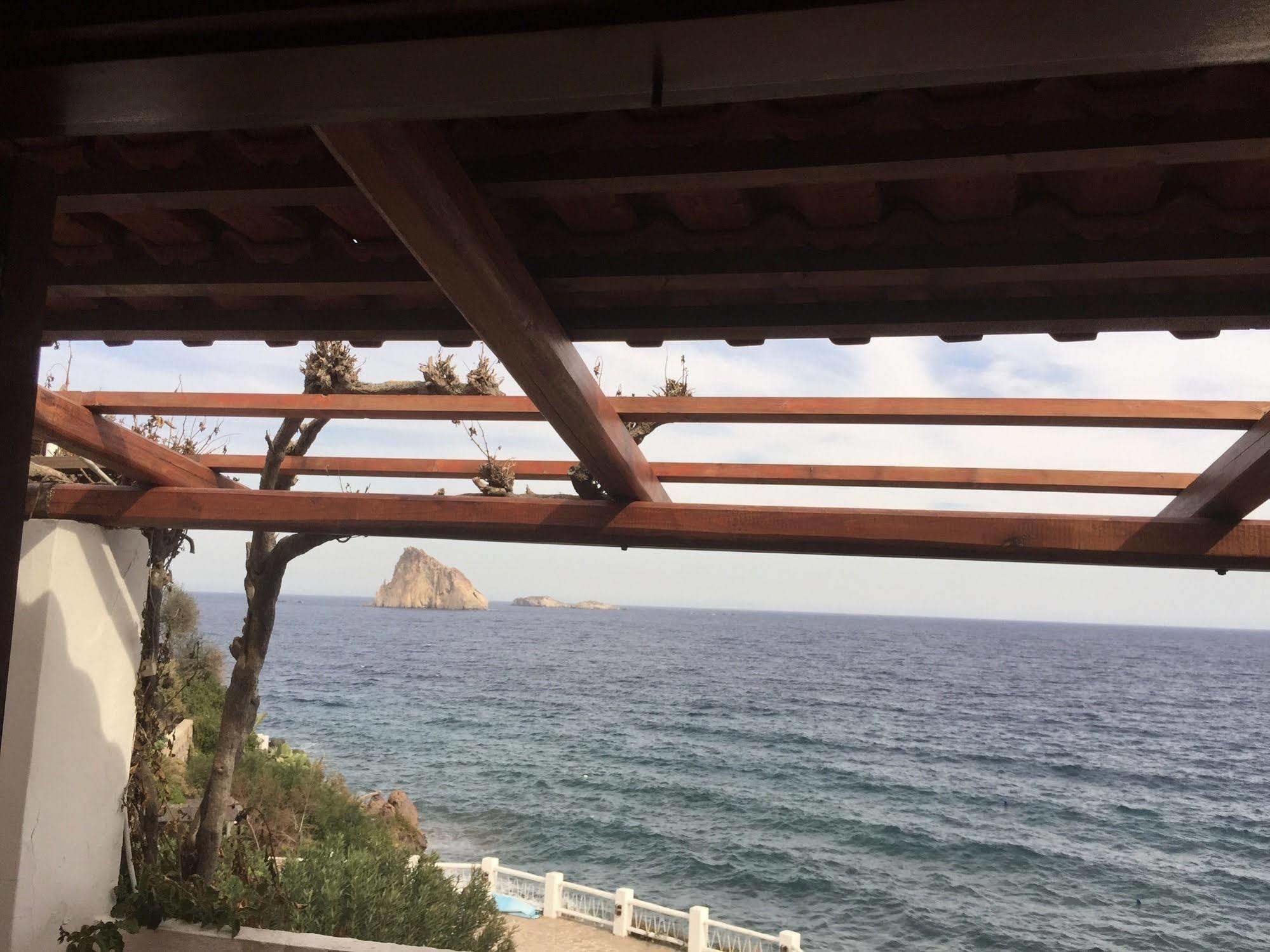 La Piazza Luxury Hotel & Spa Panarea Exterior foto