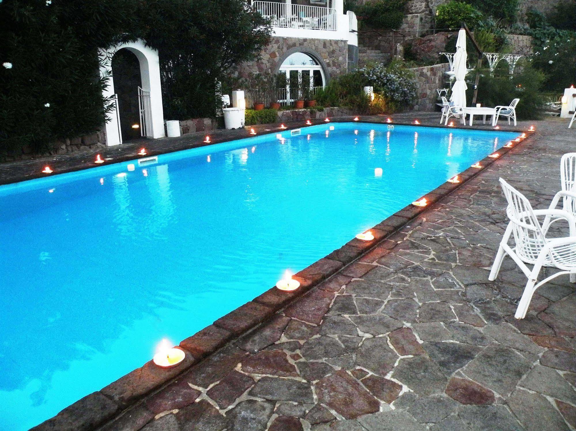 La Piazza Luxury Hotel & Spa Panarea Exterior foto